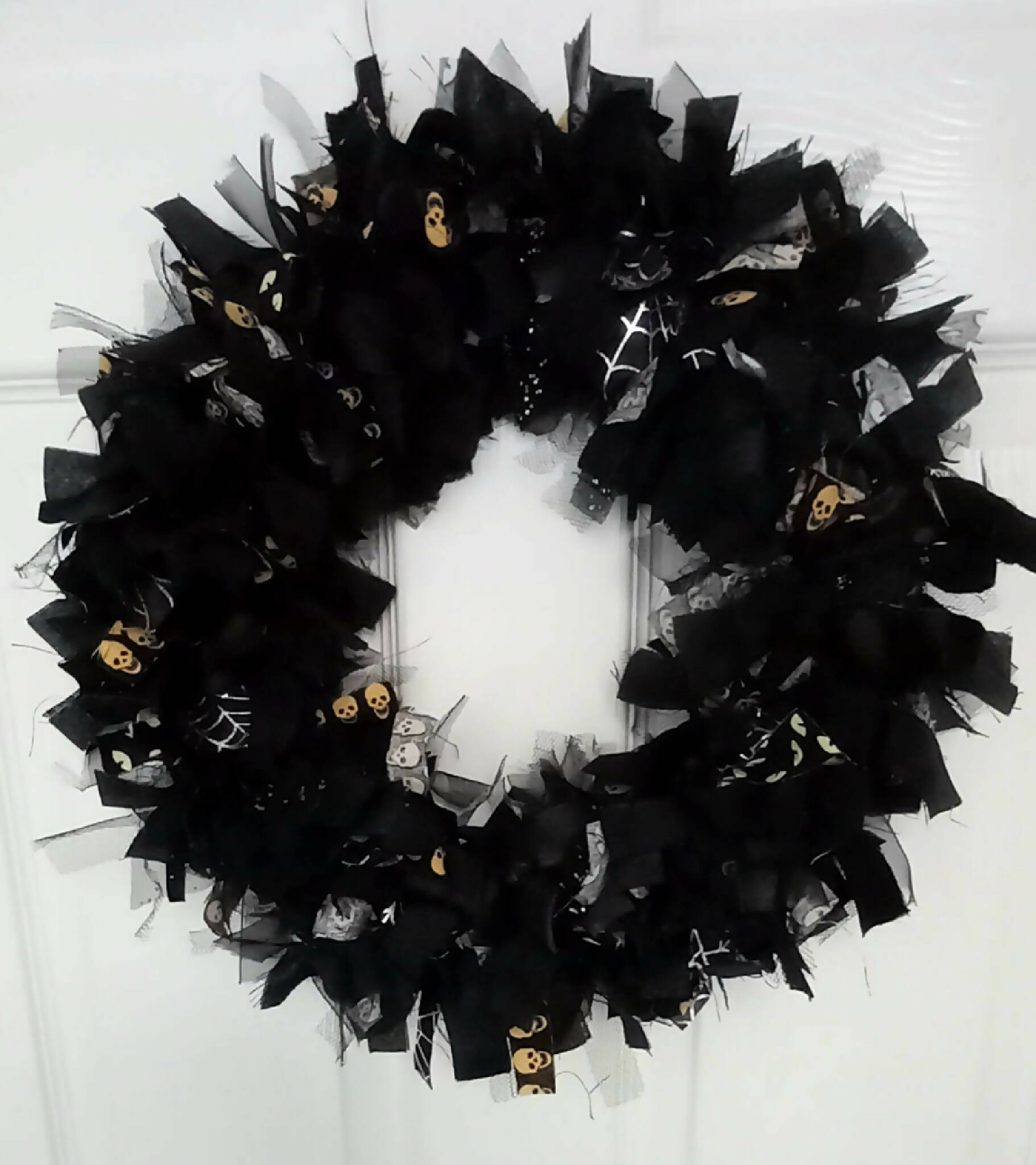 Halloween Rag Wreath in Black