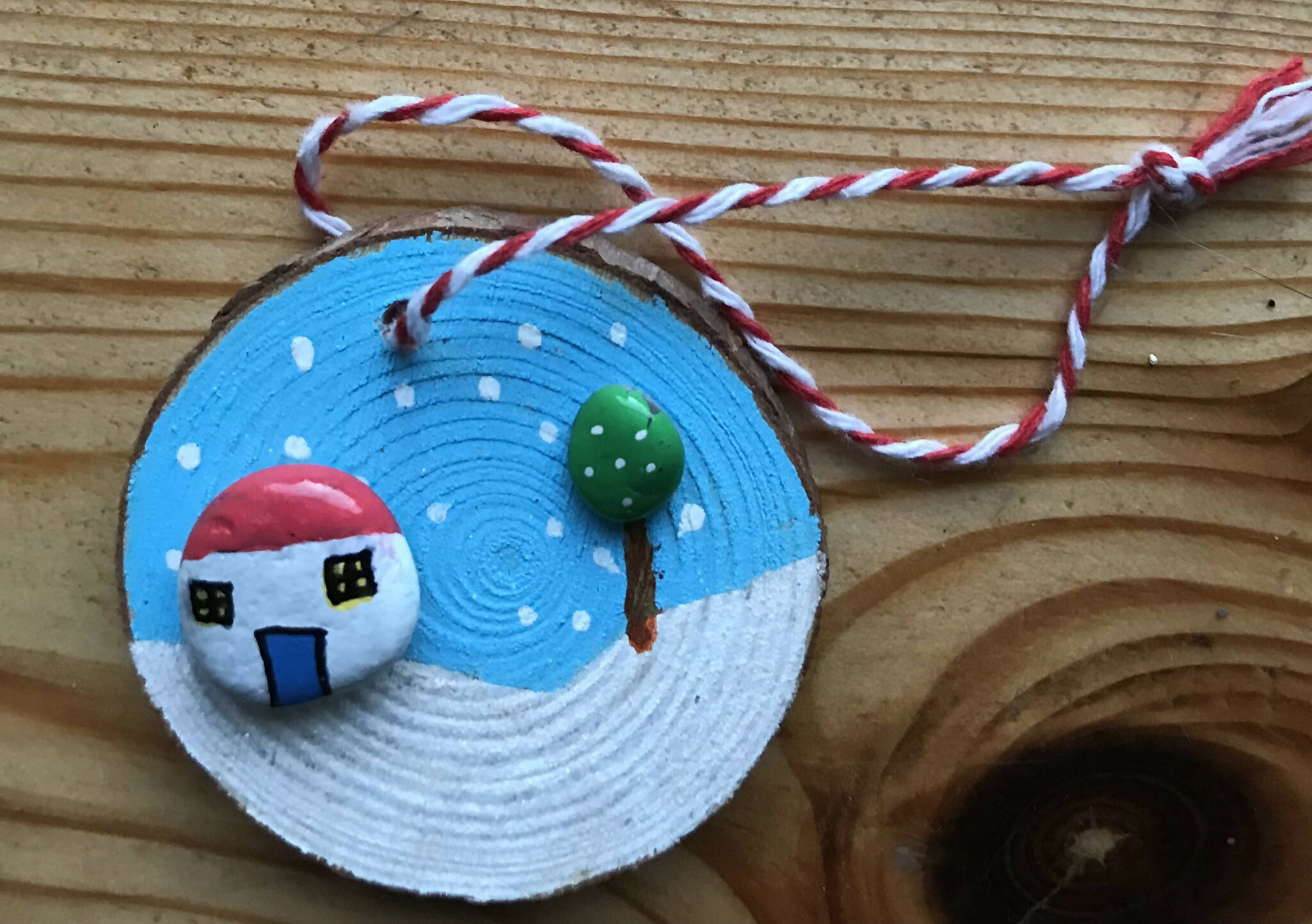 Wood cookie Christmas cosy cottage decoration