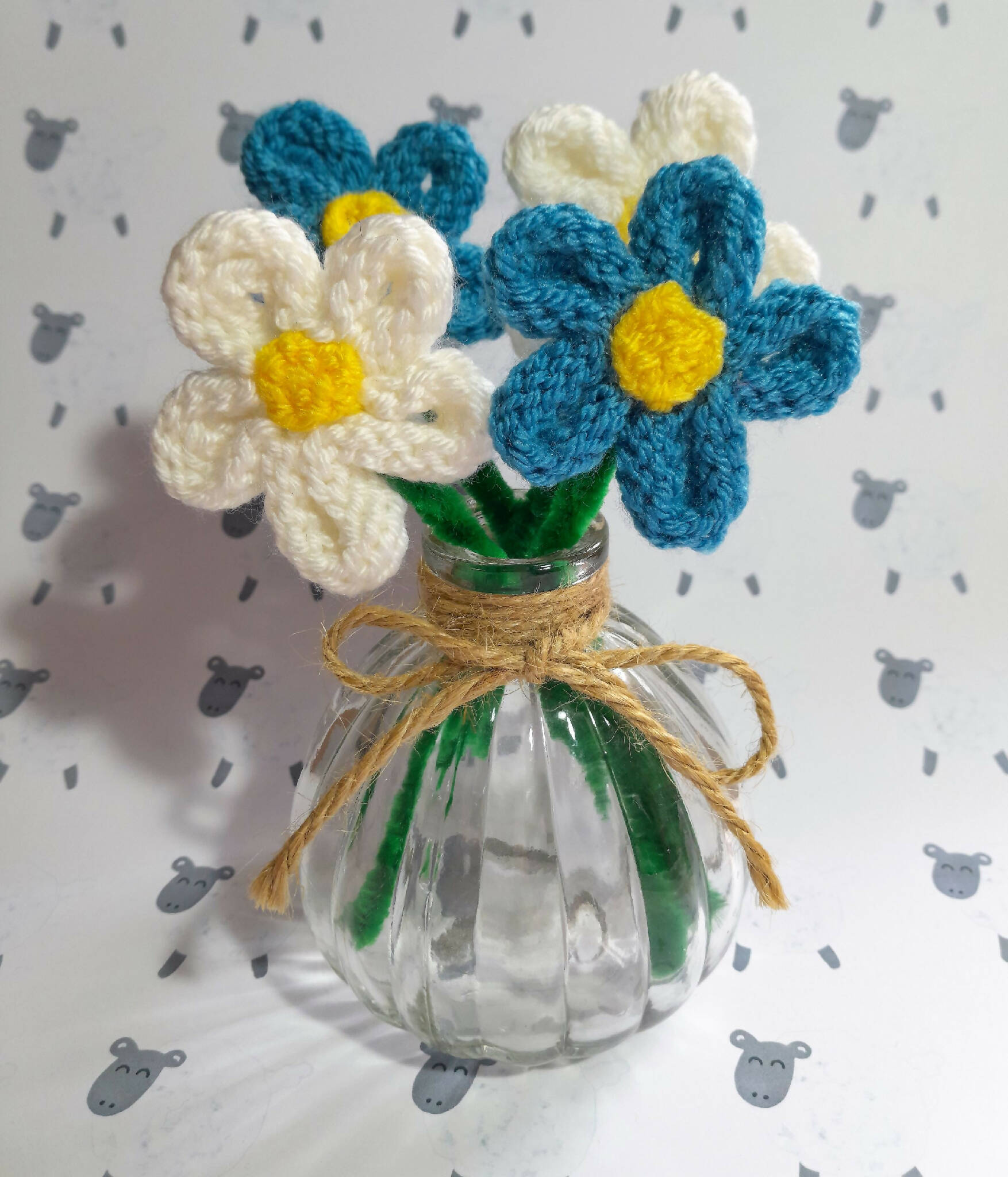 Daisy & Forget Me Not Forever Flowers in Bunches of 4