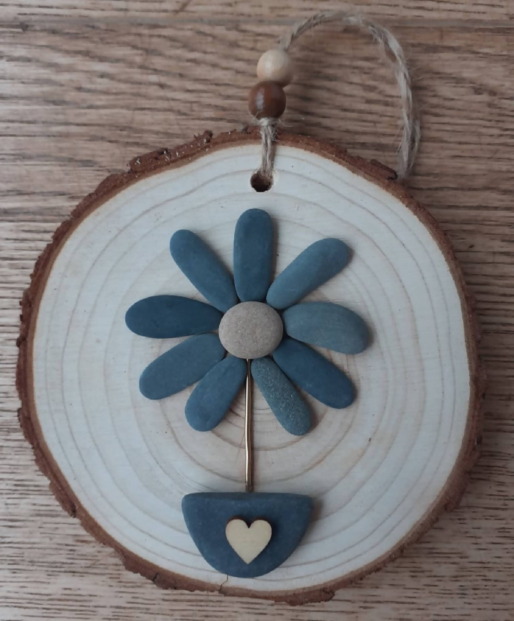 Wood Slice Pebble Picture - Flower