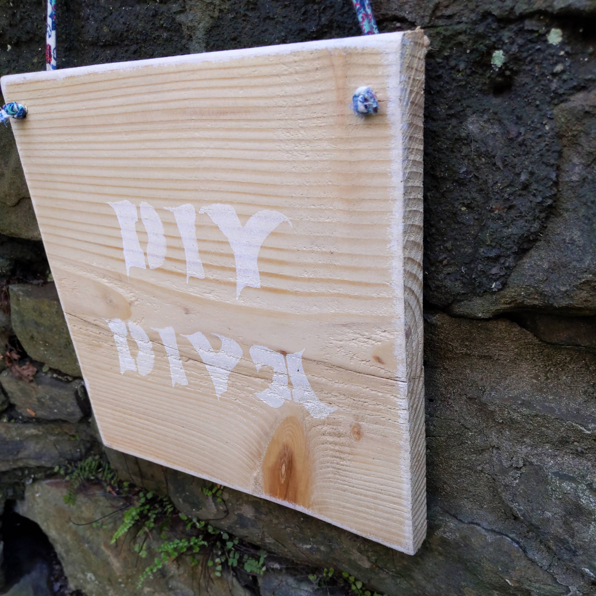 DIY Diva Sign