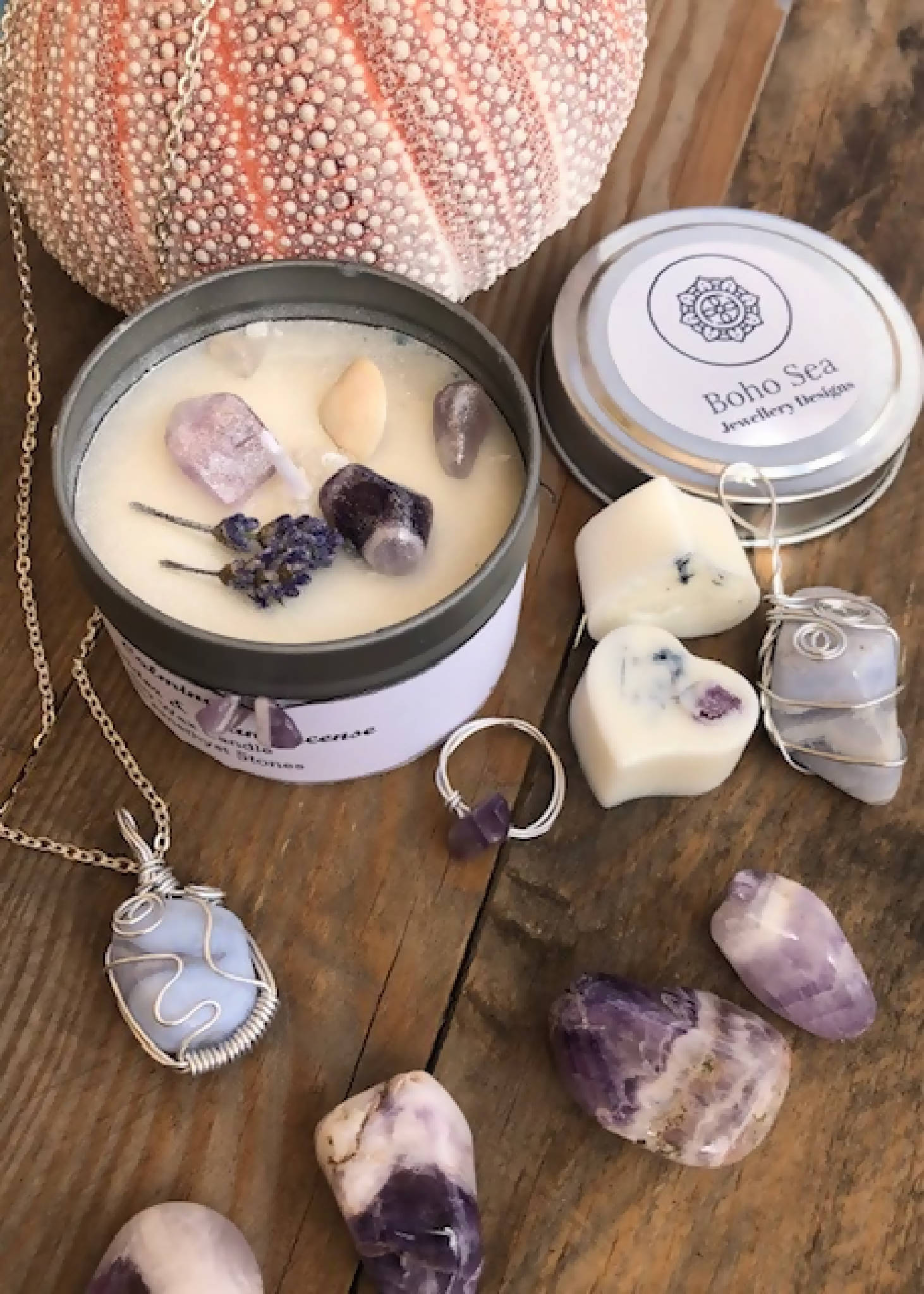 Aromatherapy Soy Wax Candle with Amethyst stones