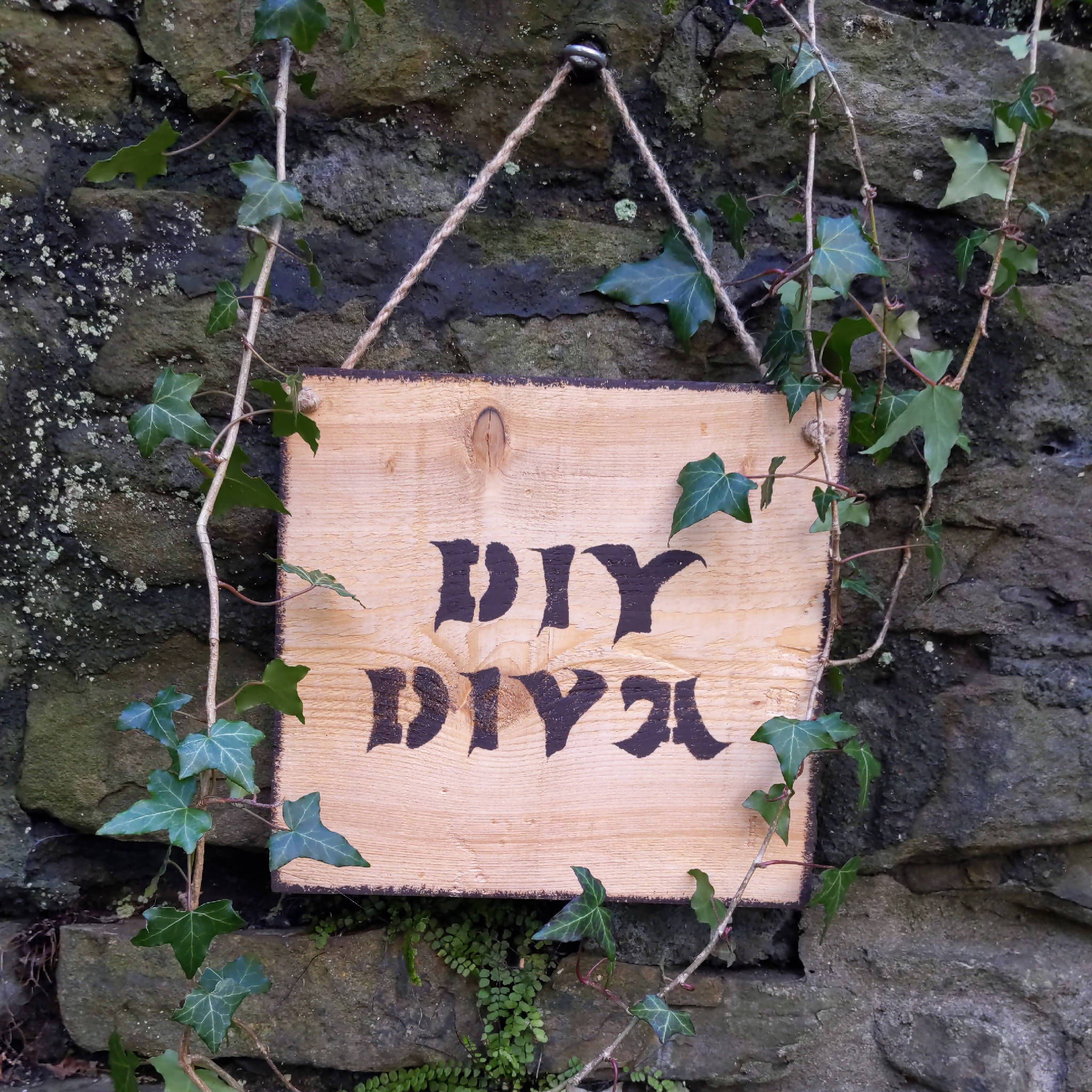 DIY Diva Sign