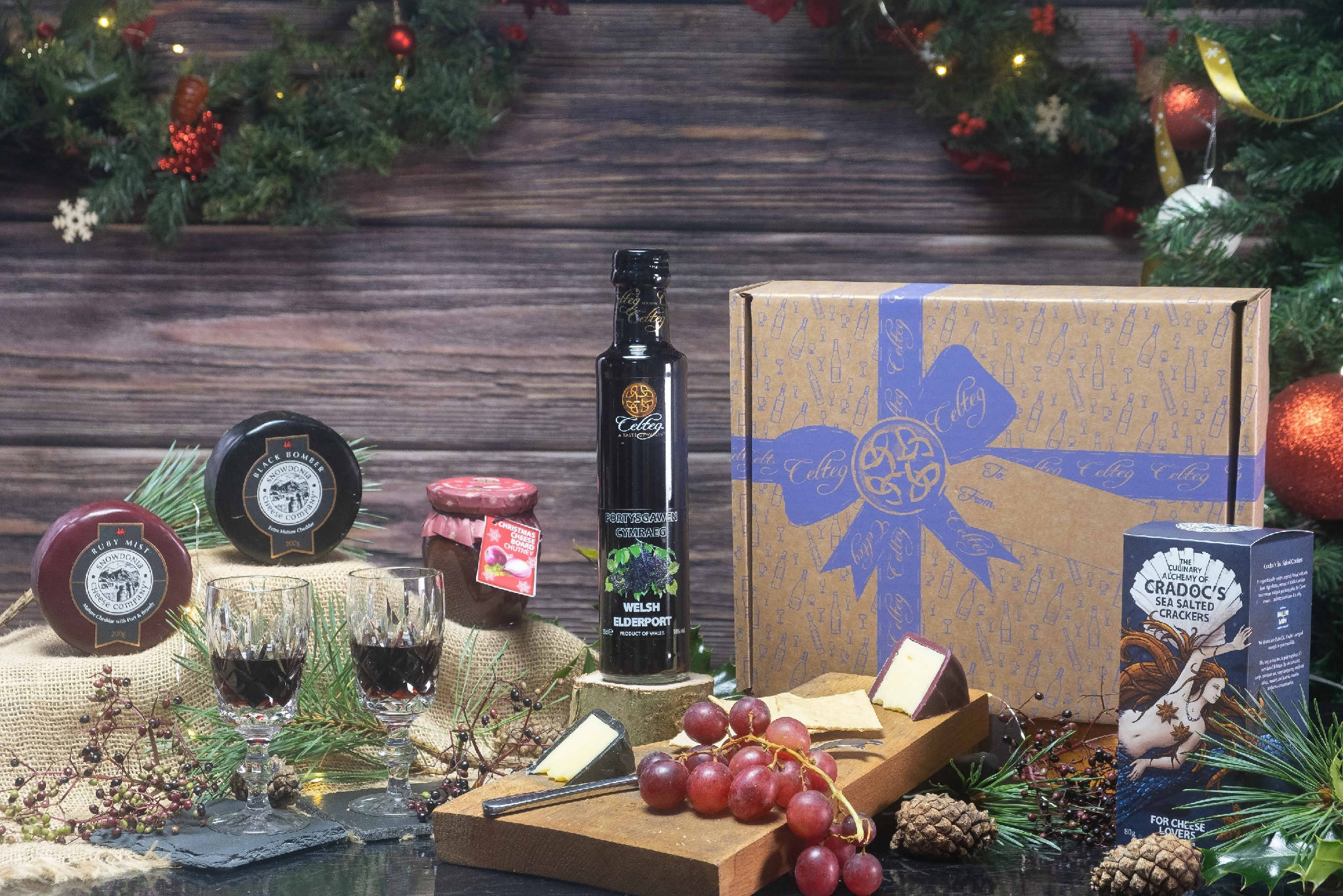 Small Port & Cheese Hamper - Christmas Edition