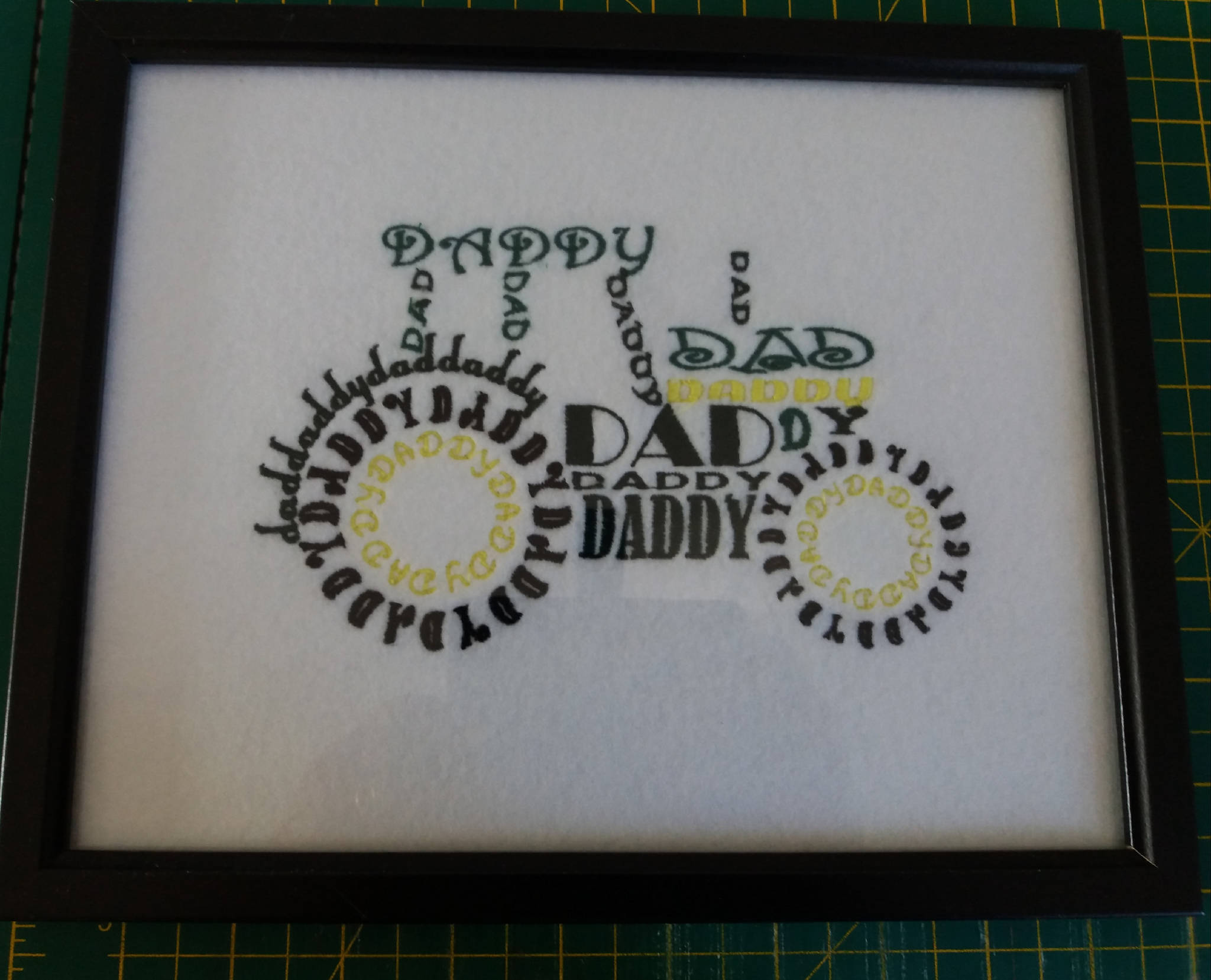 Sweetpea Embroidered Frame - Dad's Car