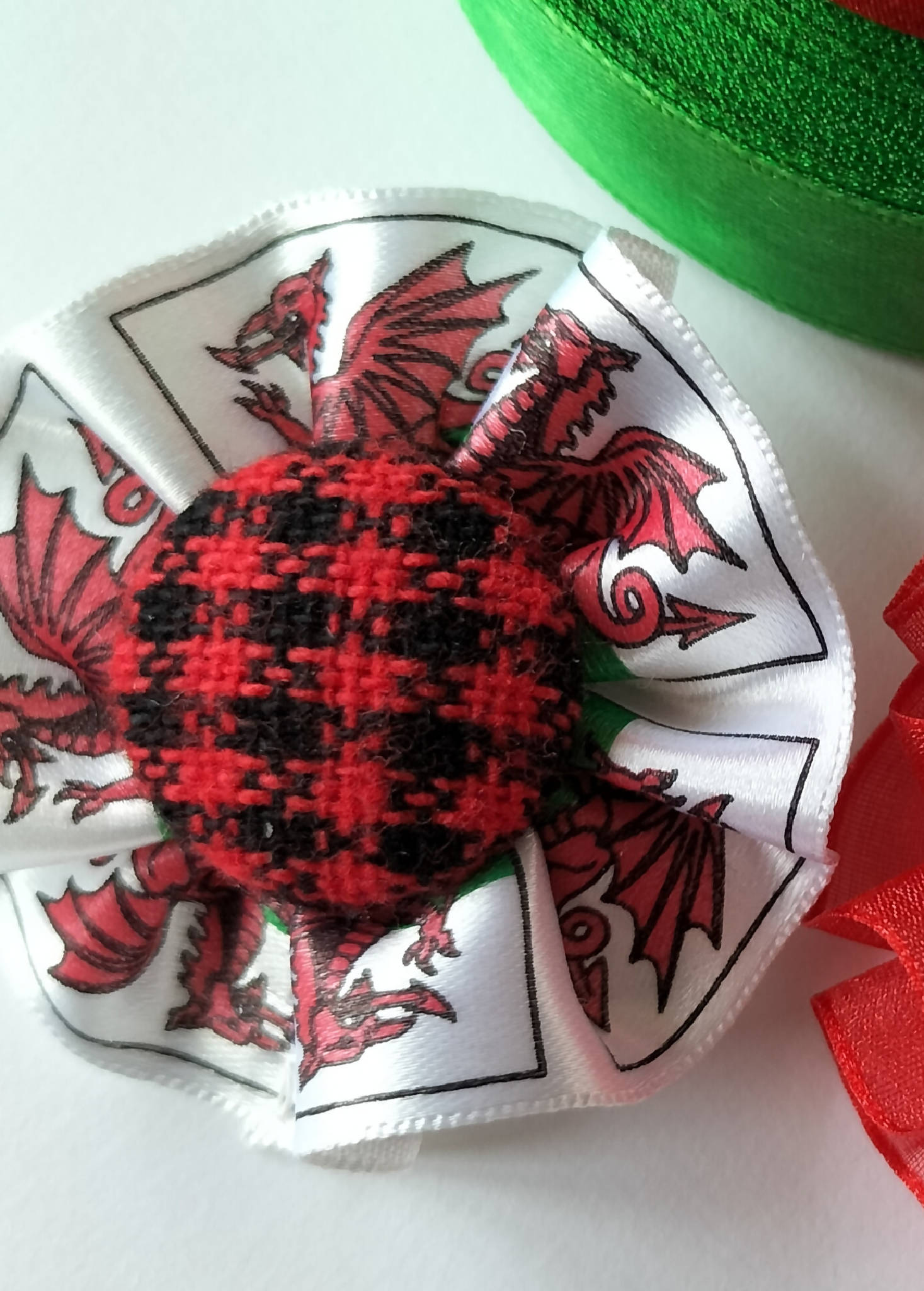 Welsh flag brooch